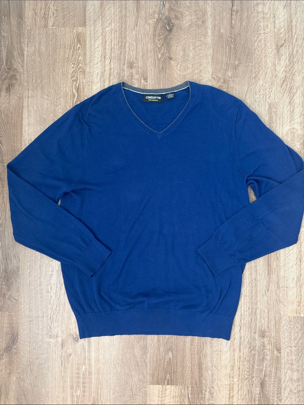 Claiborne Men's Performance V-Neck Blue Long Sleeve Sweater